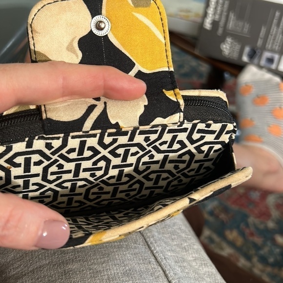 Vera Bradley wristlet - Picture 2 of 4